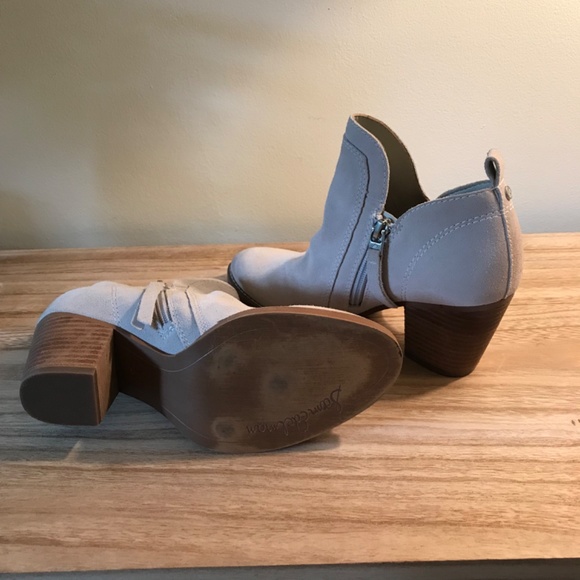 Like new Sam Edelman Beige Bootie with Heel - Picture 4 of 4